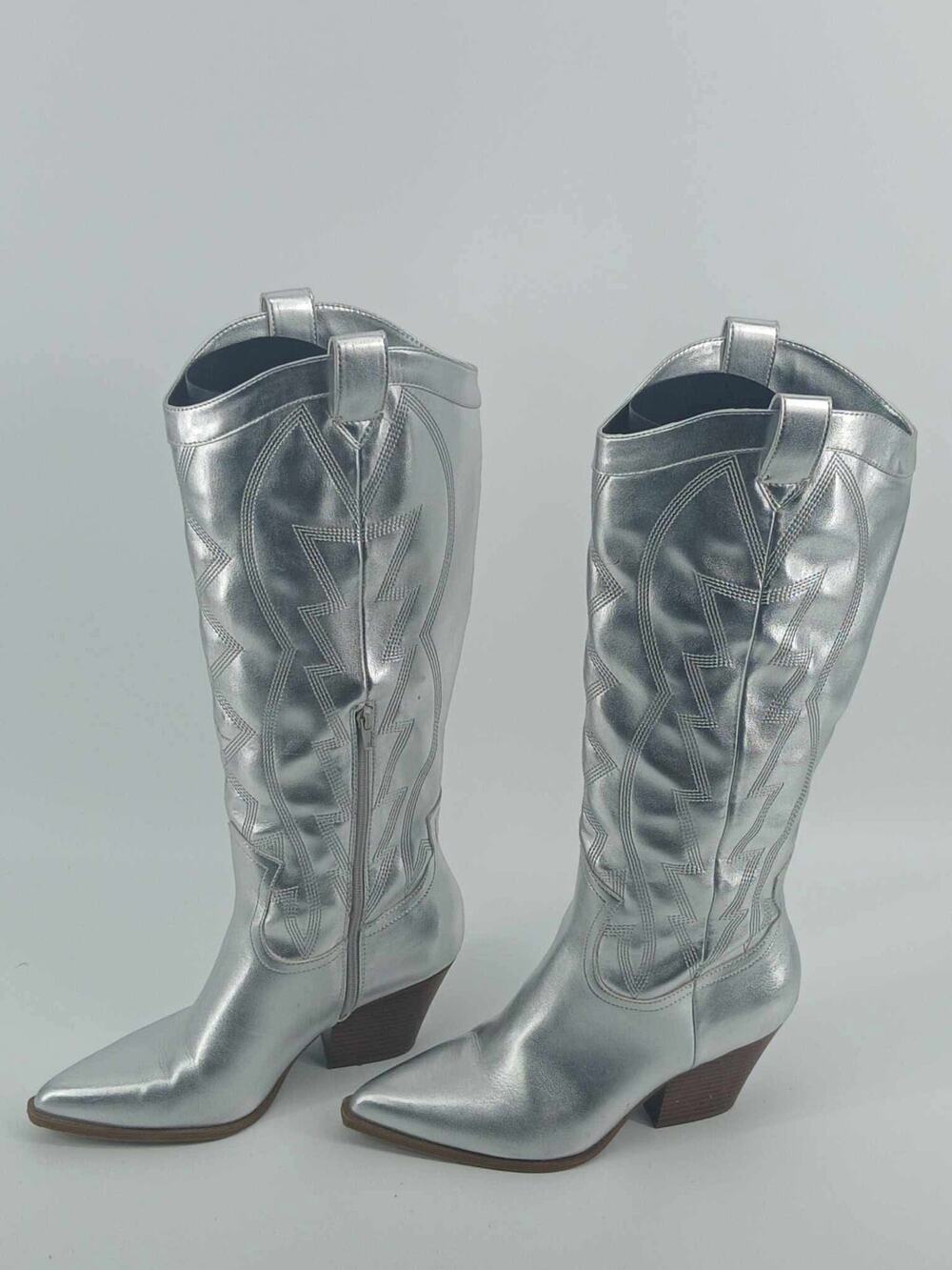 silvercowboy boots, mid-calf height with western stitching